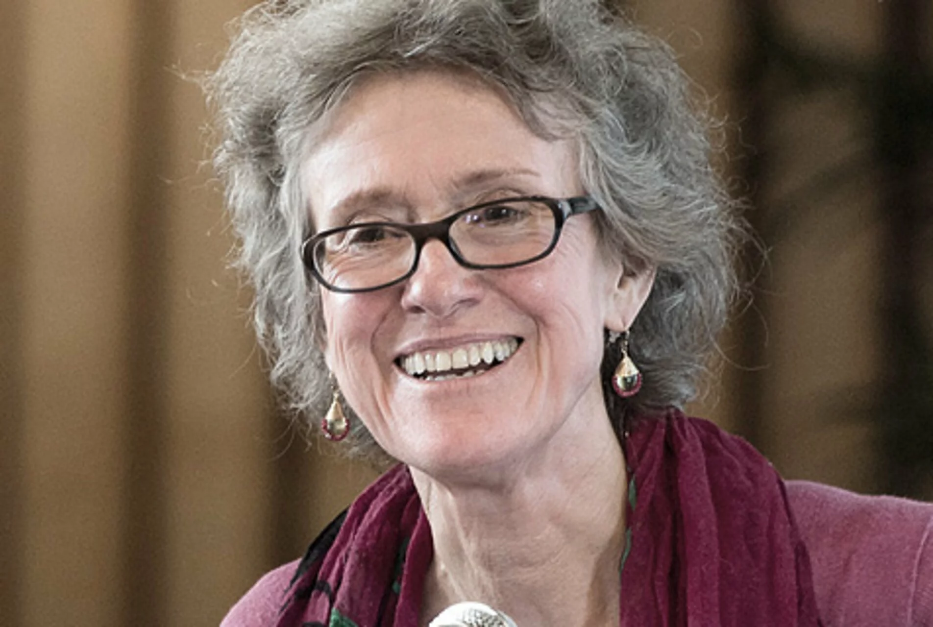 Arlie Russell Hochschild sociologue spécialiste des émotions et du travail émotionnel