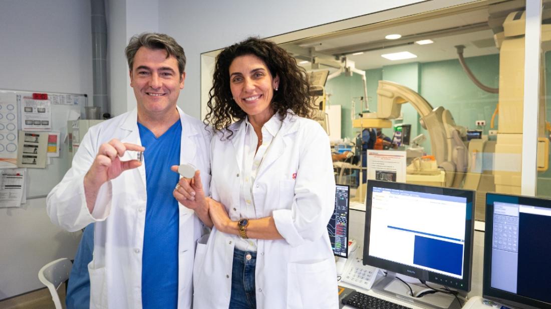 Un bébé prématuré reçoit le plus petit stimulateur cardiaque au monde à Barcelone