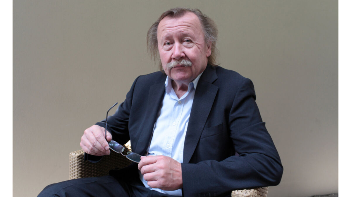 Peter Sloterdijk philosophe allemand connu pour ses travaux sur la culture et la transformation de soi